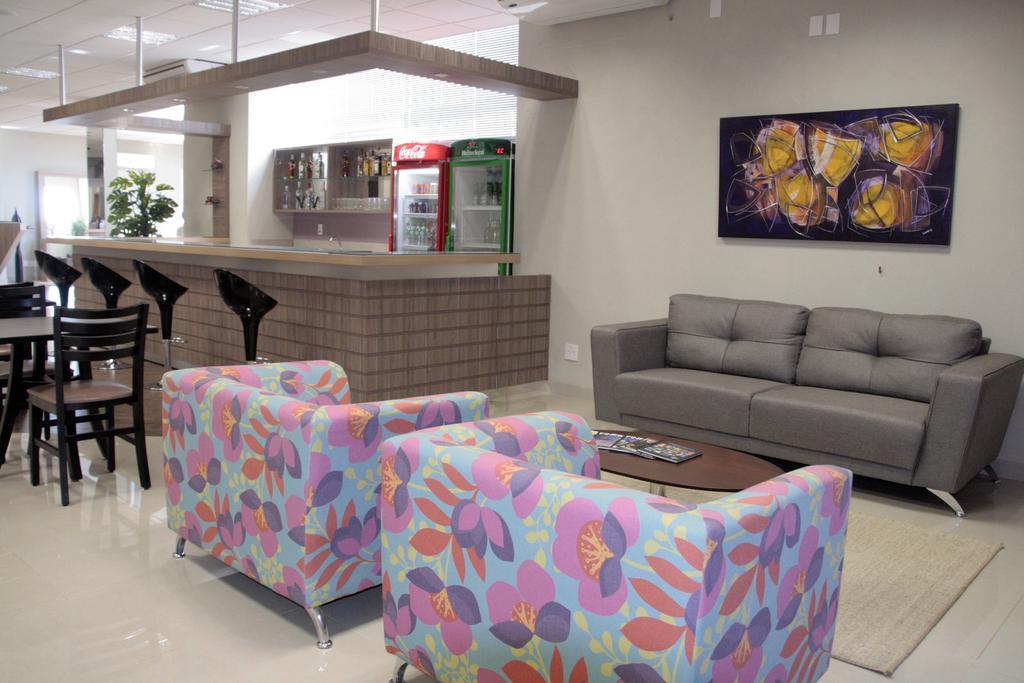 Hotel Onix Cravinhos